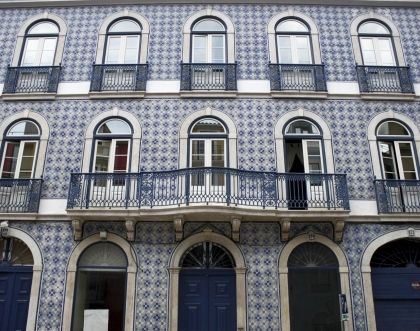 Kolory Portugalii - azulejos i barwne fasady malowniczych kamienic