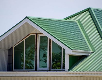 Jak dobrać kolor elewacji do zielonego dachu? 